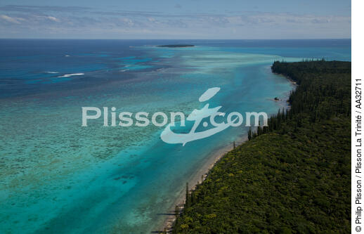 Iles des Pins - © Philip Plisson / Plisson La Trinité / AA32711 - Photo Galleries - Lagoon