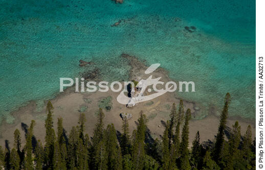 Iles des Pins - © Philip Plisson / Plisson La Trinité / AA32713 - Photo Galleries - Lagoon