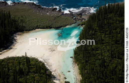 Iles des Pins - © Philip Plisson / Plisson La Trinité / AA32726 - Nos reportages photos - Outre-Mer