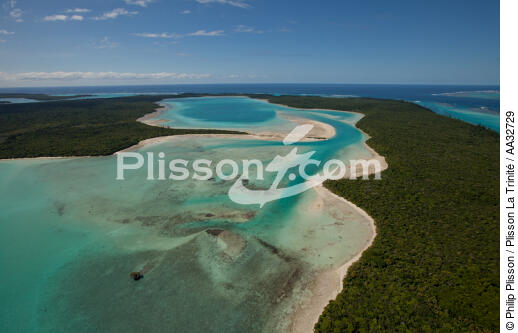 Iles des Pins - © Philip Plisson / Plisson La Trinité / AA32729 - Photo Galleries - Lagoon