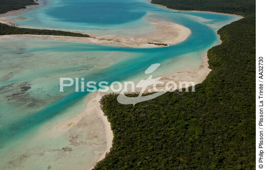 Iles des Pins - © Philip Plisson / Plisson La Trinité / AA32730 - Photo Galleries - Lagoon