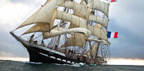 The Belem between Groix and Belle-Ile [AT] © Philip Plisson / Plisson La Trinité / AA32748 - Photo Galleries - Three masts
