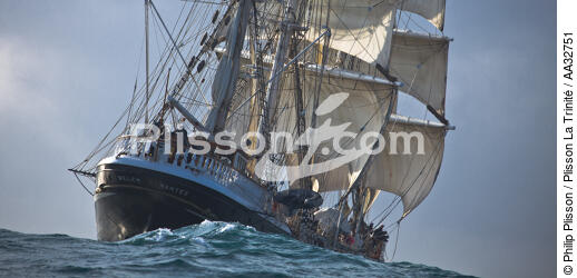 The Belem between Groix and Belle-Ile [AT] - © Philip Plisson / Plisson La Trinité / AA32751 - Photo Galleries - Tall ship / Sailing ship