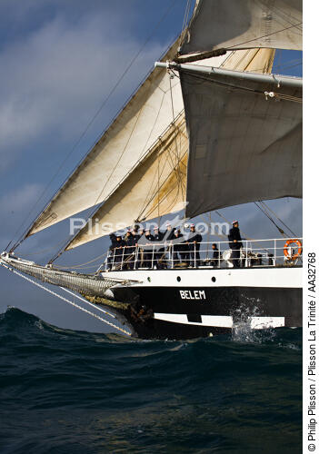 Le Belem entre Groix et Belle-Ile - © Philip Plisson / Plisson La Trinité / AA32768 - Nos reportages photos - Grand voilier