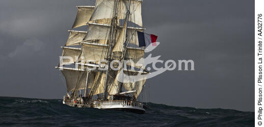 The Belem between Groix and Belle-Ile [AT] - © Philip Plisson / Plisson La Trinité / AA32776 - Photo Galleries - Tall ship / Sailing ship