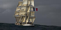 The Belem between Groix and Belle-Ile [AT] © Philip Plisson / Plisson La Trinité / AA32776 - Photo Galleries - Three masts