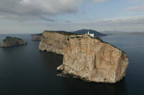 The lighthouse of Capo Caccia in Sardinia [AT] © Guillaume Plisson / Pêcheur d’Images / AA32801 - Photo Galleries - Cliff