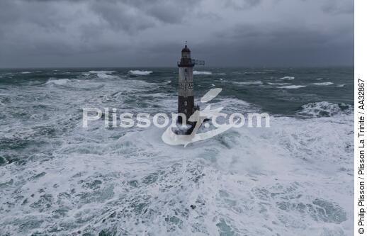 The storm Joachim on the Brittany coast. [AT] - © Philip Plisson / Plisson La Trinité / AA32867 - Photo Galleries - Lighthouse [29]