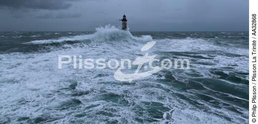 The storm Joachim on the Brittany coast. [AT] - © Philip Plisson / Plisson La Trinité / AA32868 - Photo Galleries - French Lighthouses