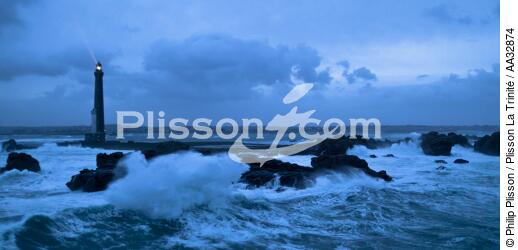 The storm Joachim on the Brittany coast. [AT] - © Philip Plisson / Plisson La Trinité / AA32874 - Photo Galleries - French Lighthouses