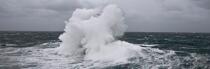 La tempête Joachim sur les côtes bretonnes. © Philip Plisson / Pêcheur d’Images / AA32881 - Nos reportages photos - Les tempêtes hivernales sur les côtes bretonnes