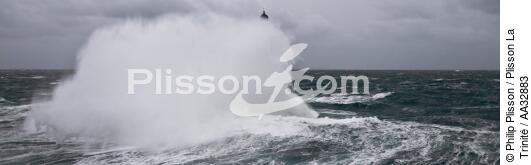 The storm Joachim on the Brittany coast. [AT] - © Philip Plisson / Plisson La Trinité / AA32883 - Photo Galleries - French Lighthouses