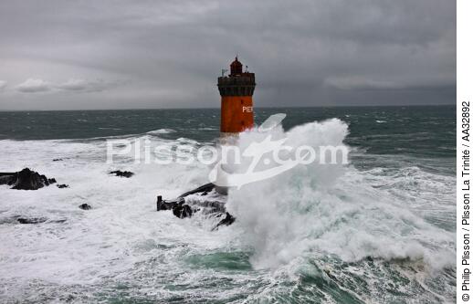 The storm Joachim on the Brittany coast. [AT] - © Philip Plisson / Plisson La Trinité / AA32892 - Photo Galleries - French Lighthouses