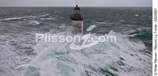 The storm Joachim on the Brittany coast. [AT] - © Philip Plisson / Plisson La Trinité / AA32897 - Photo Galleries - French Lighthouses