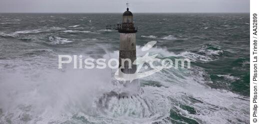 The storm Joachim on the Brittany coast. [AT] - © Philip Plisson / Plisson La Trinité / AA32899 - Photo Galleries - French Lighthouses