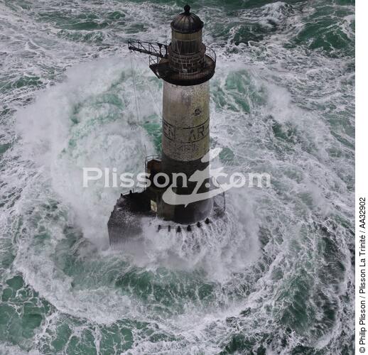The storm Joachim on the Brittany coast. [AT] - © Philip Plisson / Plisson La Trinité / AA32902 - Photo Galleries - Lighthouse [29]