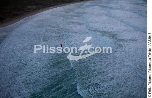 La Torche, kitsurfing - © Philip Plisson / Plisson La Trinité / AA32913 - Photo Galleries - Winters storms on Brittany coasts