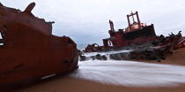 Deconstruction of cargo TK Bremen on the beach of Erdeven [AT] © Philip Plisson / Plisson La Trinité / AA33059 - Photo Galleries - Erdeven