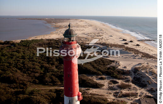 La Coubre lighthouse - © Philip Plisson / Plisson La Trinité / AA33118 - Photo Galleries - Beach
