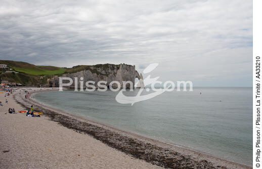 Etretat - © Philip Plisson / Plisson La Trinité / AA33210 - Photo Galleries - Big tides
