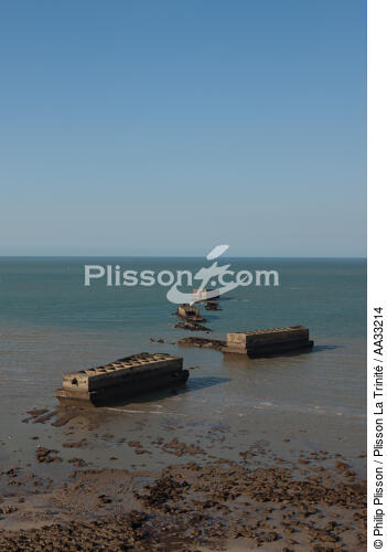 Arromanches - © Philip Plisson / Plisson La Trinité / AA33214 - Photo Galleries - Big tides