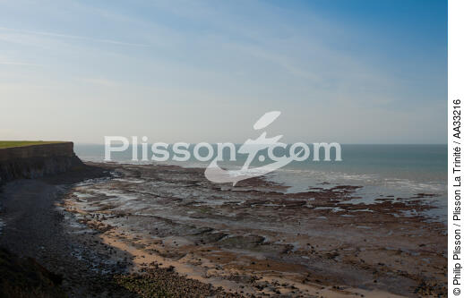 Arromanches - © Philip Plisson / Plisson La Trinité / AA33216 - Photo Galleries - Low tide