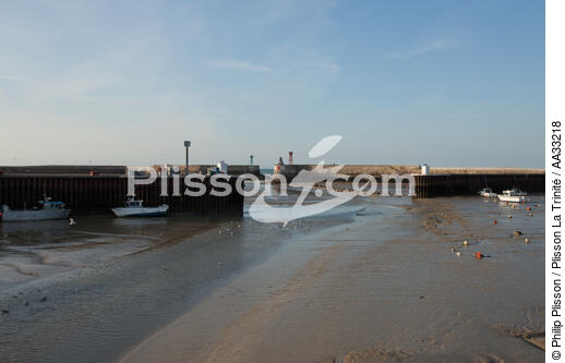 Port en Bessin - © Philip Plisson / Plisson La Trinité / AA33218 - Photo Galleries - Big tides
