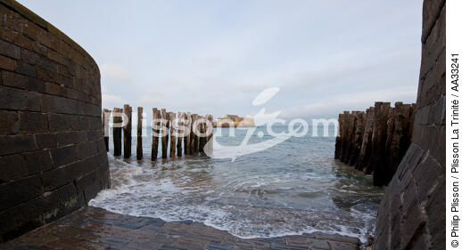 Brises lames de Saint-Malo - © Philip Plisson / Plisson La Trinité / AA33241 - Nos reportages photos - Ville [35]