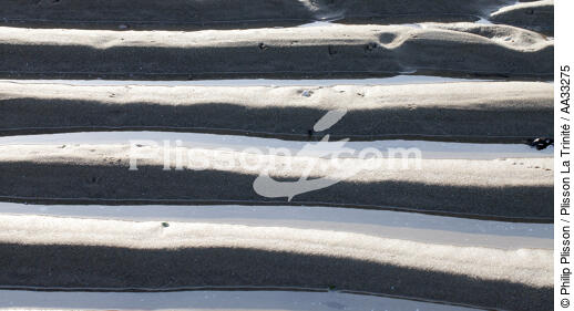 Low tide - © Philip Plisson / Plisson La Trinité / AA33275 - Photo Galleries - Big tides