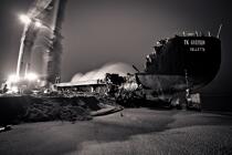 Déconstruction du cargo TK Bremen à Erdeven © Guillaume Plisson / Pêcheur d’Images / AA33362 - Nos reportages photos - L'esthétique du Chaos par Guillaume Plisson