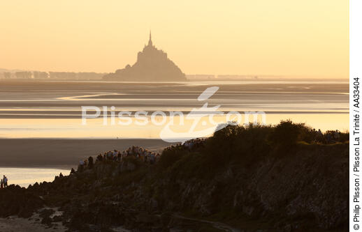 Mont-Saint-Michel bay tidal bore - © Philip Plisson / Plisson La Trinité / AA33404 - Photo Galleries - Manche [The]