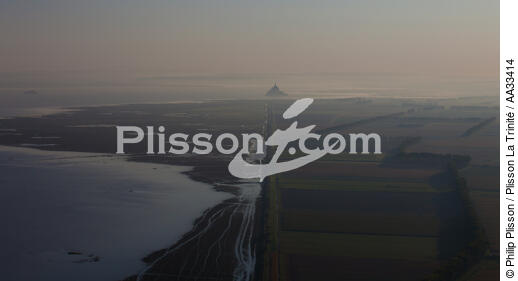 Mont-Saint-Michel bay - © Philip Plisson / Plisson La Trinité / AA33414 - Photo Galleries - High tide