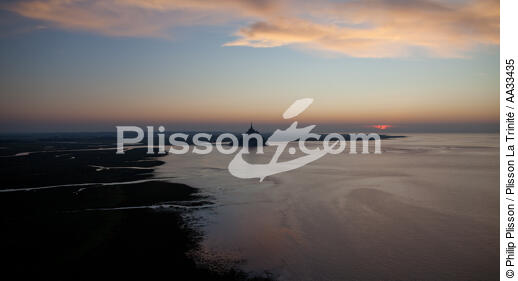 Mont-Saint-Michel - © Philip Plisson / Plisson La Trinité / AA33435 - Nos reportages photos - Coucher de soleil