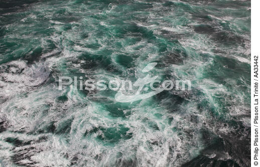 The Sea - © Philip Plisson / Plisson La Trinité / AA33442 - Photo Galleries - Rough seas