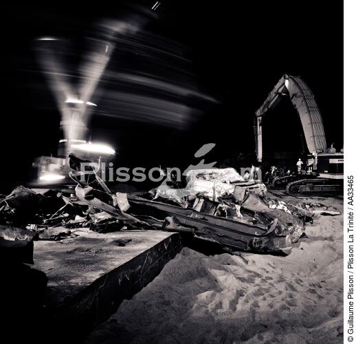 Fin du chantier de déconstruction du cargo TK Bremen sur la plage d'Erdeven - © Guillaume Plisson / Plisson La Trinité / AA33465 - Nos reportages photos - Echouage