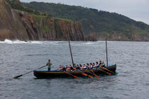 Pasajes chanel © Philip Plisson / Plisson La Trinité / AA33574 - Photo Galleries - Rowing boat
