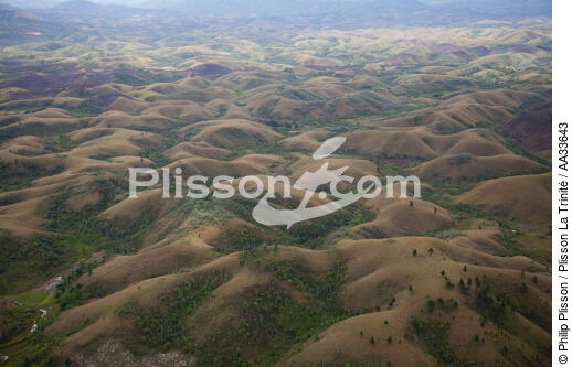 Betwenn Tana and Andevorento - © Philip Plisson / Plisson La Trinité / AA33643 - Photo Galleries - Interior landscape
