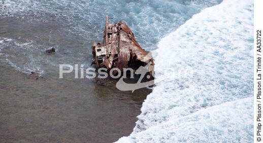 From Andevorento to Toamasina, Est coast - © Philip Plisson / Plisson La Trinité / AA33722 - Photo Galleries - Shipwreck