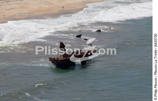 Toamasina, Est coast - © Philip Plisson / Plisson La Trinité / AA33730 - Photo Galleries - Shipwreck
