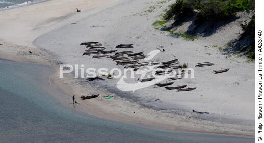 From Toamasina to Sainte-Marie island, Est coast - © Philip Plisson / Plisson La Trinité / AA33740 - Photo Galleries - Rowing boat