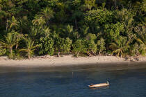 L'île aux Nattes © Philip Plisson / Plisson La Trinité / AA33780 - Nos reportages photos - Bateau à rames