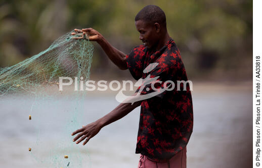 Sainte-Marie island - © Philip Plisson / Plisson La Trinité / AA33818 - Photo Galleries - Fishing nets