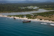 Helandranon Antongila bay, Madagascar. © Philip Plisson / Plisson La Trinité / AA33891 - Photo Galleries - Shipwreck