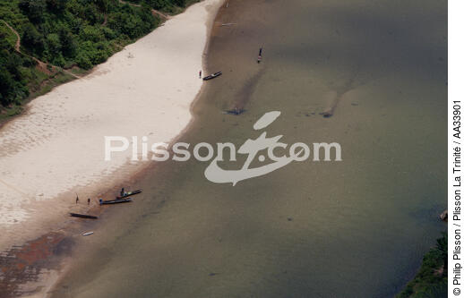 Parc national de Masoloa , Madagascar - © Philip Plisson / Plisson La Trinité / AA33901 - Nos reportages photos - Bateau à rames