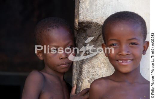Phare du Cap Minet, Madagascar - © Philip Plisson / Plisson La Trinité / AA33983 - Nos reportages photos - Enfant