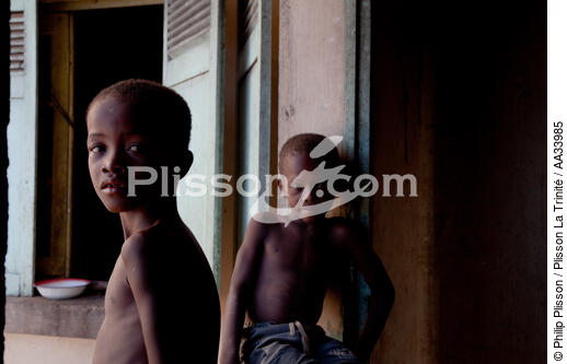 Phare du Cap Minet, Madagascar - © Philip Plisson / Plisson La Trinité / AA33985 - Nos reportages photos - Enfant