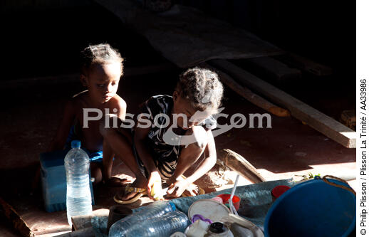 Phare du Cap Minet, Madagascar - © Philip Plisson / Plisson La Trinité / AA33986 - Nos reportages photos - Enfant