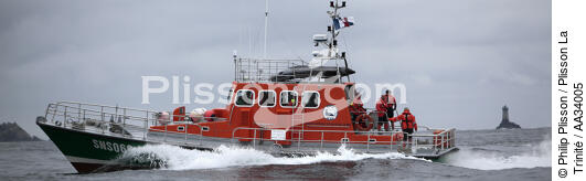 Lifeboat from Sein island - © Philip Plisson / Plisson La Trinité / AA34005 - Photo Galleries - Finistère