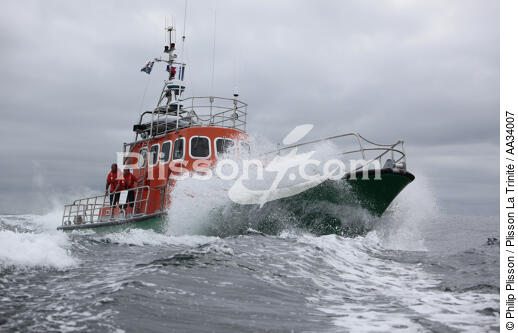 Canot SNSM de Sein - © Philip Plisson / Plisson La Trinité / AA34007 - Nos reportages photos - Sauvetage en mer