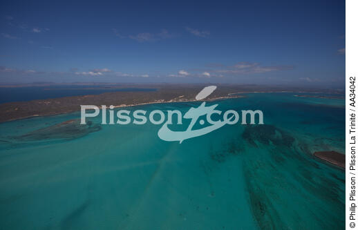 The Emeraud sea, Madagascar - © Philip Plisson / Plisson La Trinité / AA34042 - Photo Galleries - Lagoon